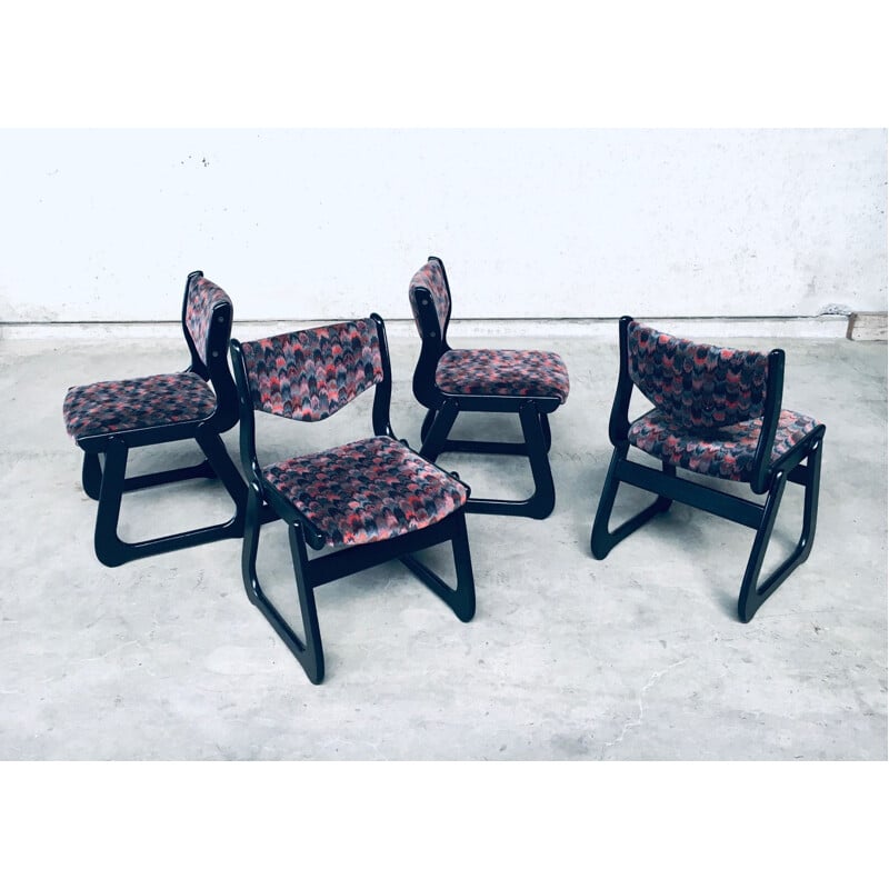 Set di 4 sedie vintage Mcm in legno tinto nero, 1970
