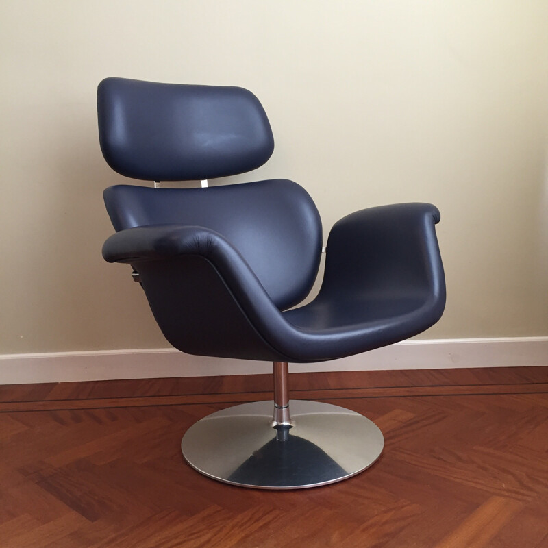 Artifort "Big Tulip" armchair in dark blue leather and steel, Pierre PAULIN - 1980s