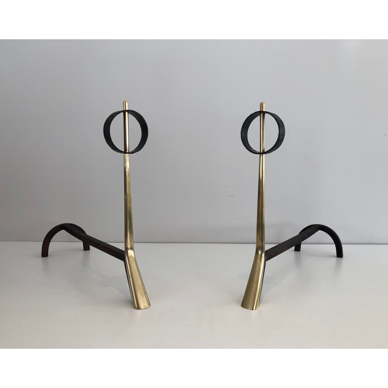 Coppia di candelabri modernisti d'epoca in bronzo e ferro battuto, 1950