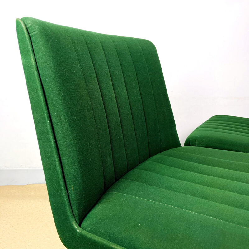 Mid-century swivel green armchair P125 by Osvaldo Borsani for Tecno, Italy 1970s