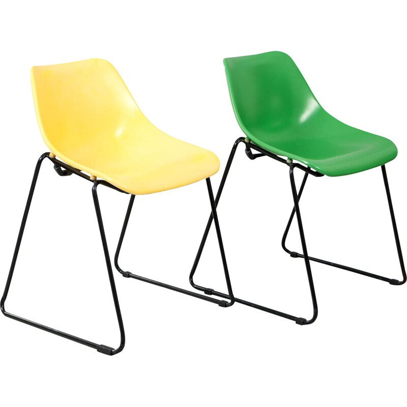 Set of 4 mid century stackable chairs, France 1960s