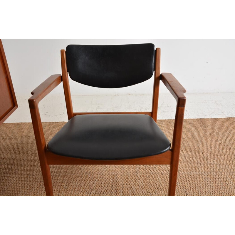 Vintage armchair number "196" in leather and teak by Finn Juhl for France & Son, 1960