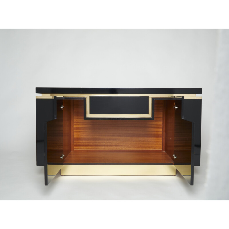 Credenza vintage in lacca nera e ottone di Jean Claude Mahey per Roche Bobois, 1970