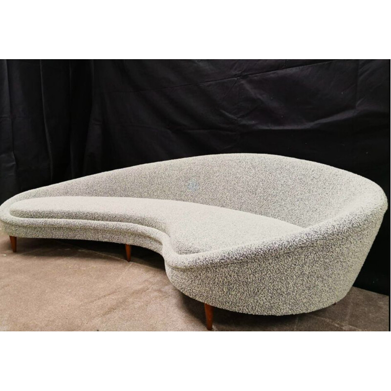 Munari banana sofa in bouclette fabric 1970