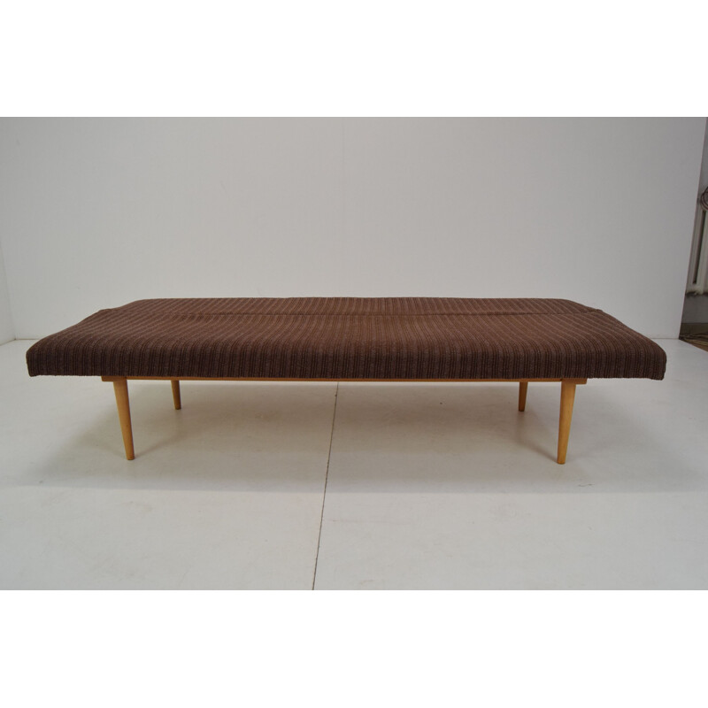 Vintage-Sofa von Miroslav Navrátil, Tschechoslowakei 1960