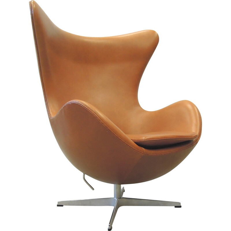 Fritz Hansen "Egg Chair" in cognac leather, Arne JACOBSEN - 2008