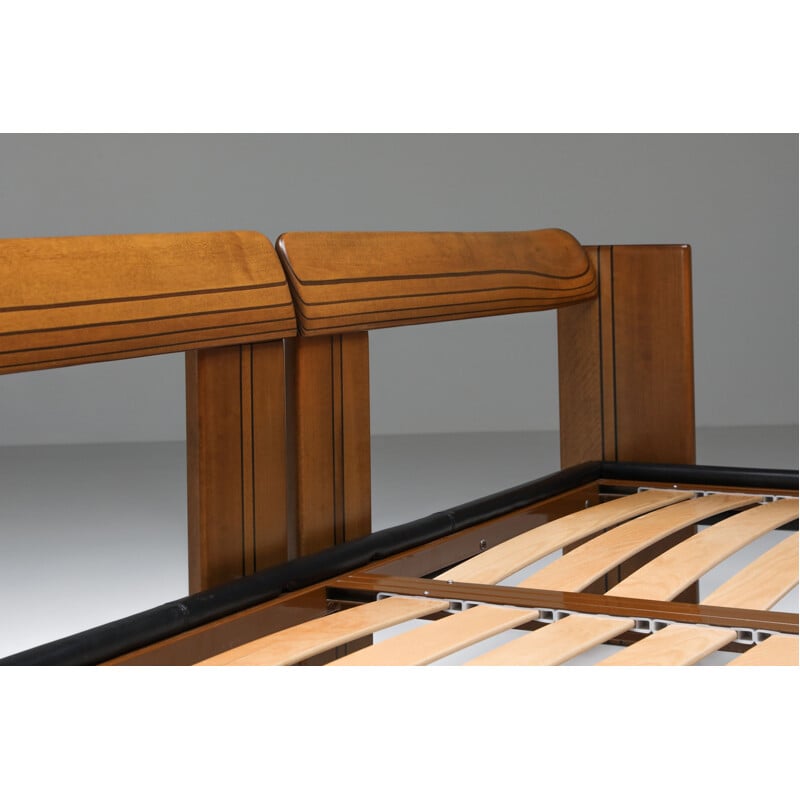 Vintage "Artona" walnut size bed by Afra & Tobia Scarpa for Maxalto, 1975