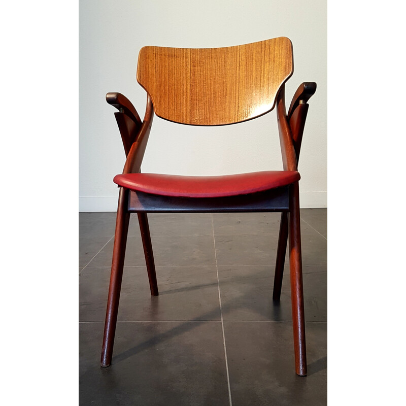 Vintage Danish design scissor chair by Arne Hovmand Olsen