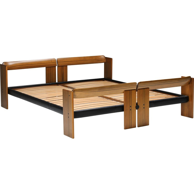 Vintage "Artona" walnut size bed by Afra & Tobia Scarpa for Maxalto, 1975