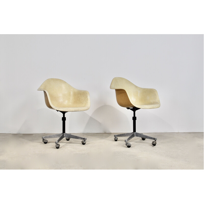 Paire de fauteuils vintage par Charles Ray Eames pour Herman Miller, 1970