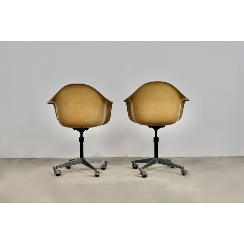 Ein Paar Vintage-Sessel von Charles Ray Eames für Herman Miller, 1970