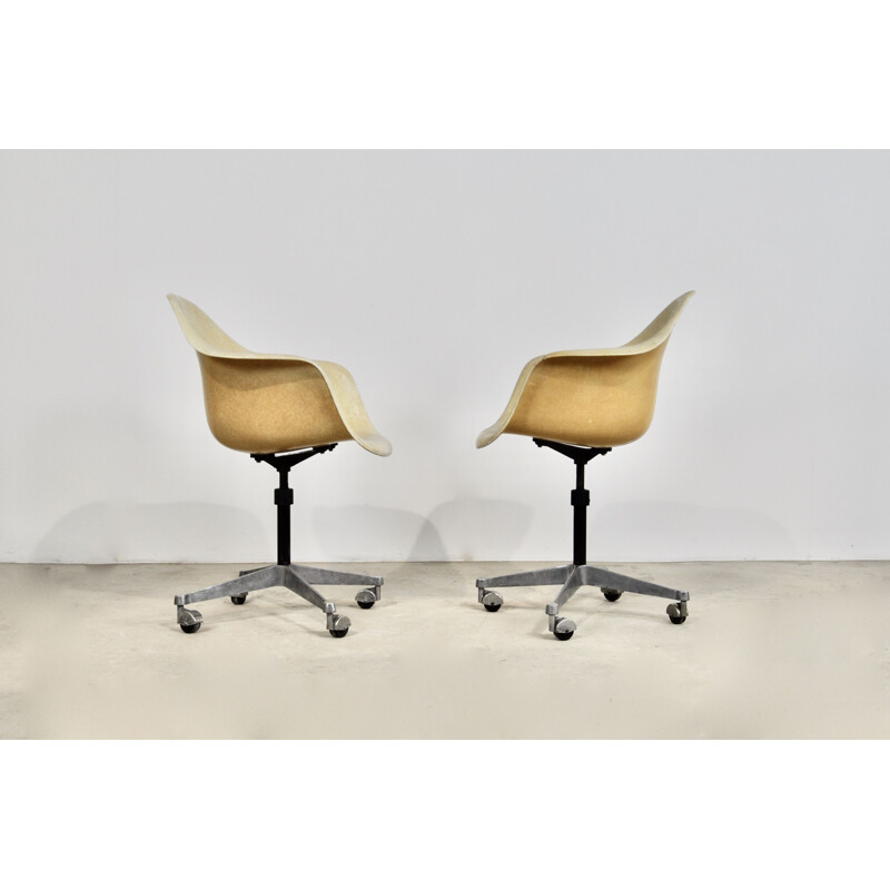 Paire de fauteuils vintage par Charles Ray Eames pour Herman Miller, 1970