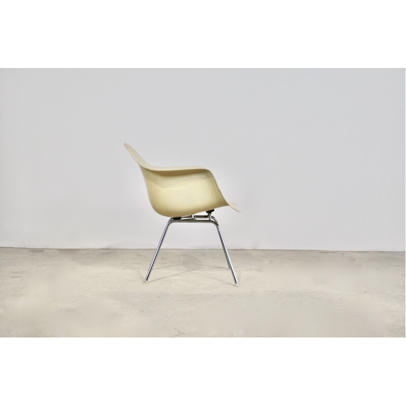 Vintage Sessel in der Farbe weiß von Charles