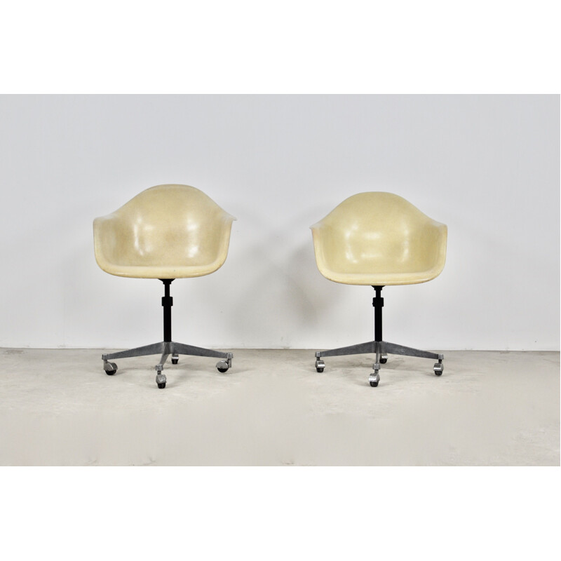 Pair of vintage armchairs on castors by Charles Ray Eames for Herman Miller, 1970