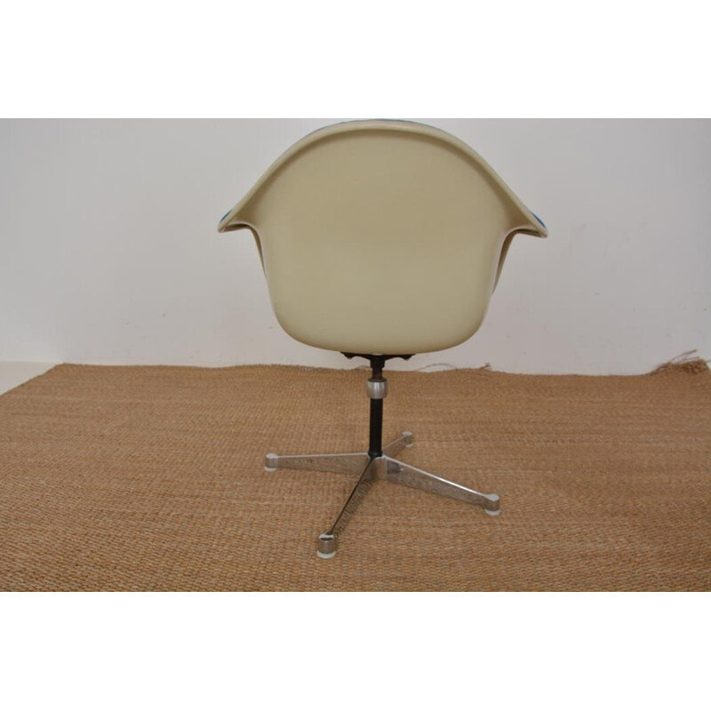 Vintage swivel armchair by Charles and Ray Eames for Herman Miller, 1960