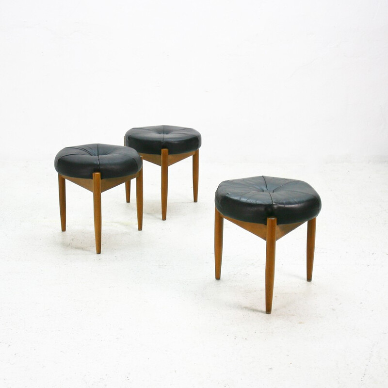 Set of 3 stools in beech and black leather - 1960s