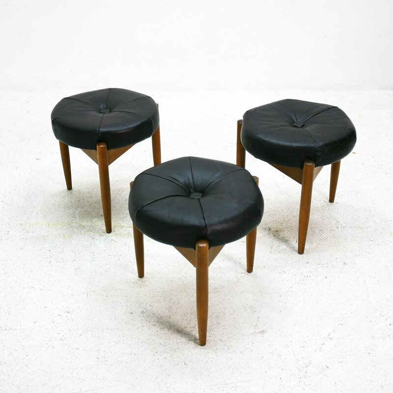 Set of 3 stools in beech and black leather - 1960s