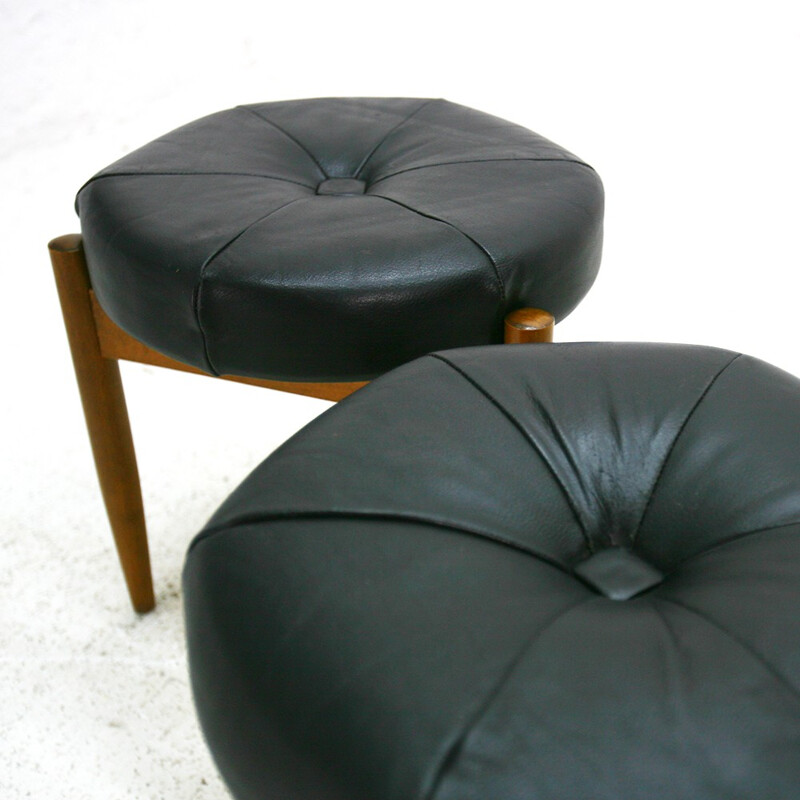 Ensemble de 3 tabourets en hêtre et cuir noir - 1960