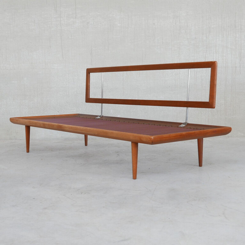 Vintage Minerva bed van Peter Hvidt