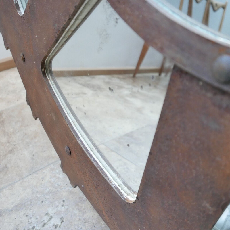 Industrial mirror in metal cog