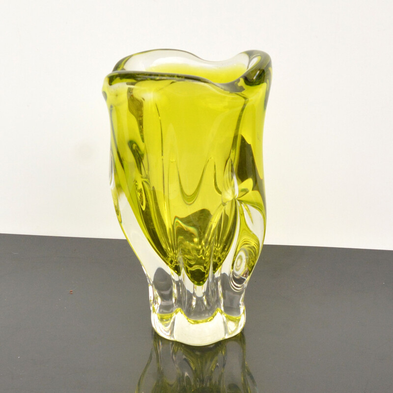 Vase vintage en verre de cristal formé à la main de Jozef Hospodka pour Chribska Sklarna, Tchécoslovaquie 1960