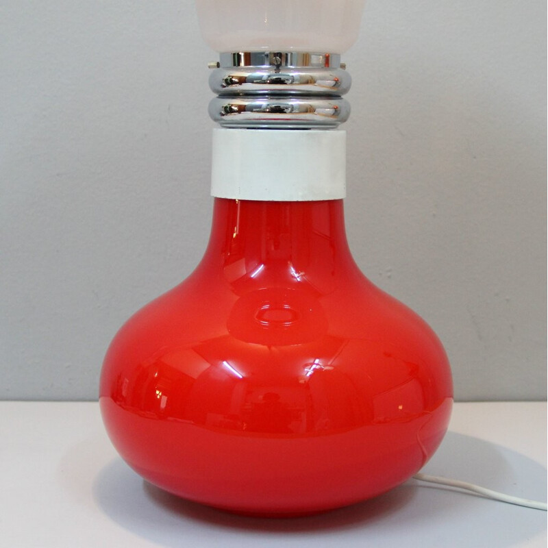 Lampe italienne en verre rouge et blanc - 1960
