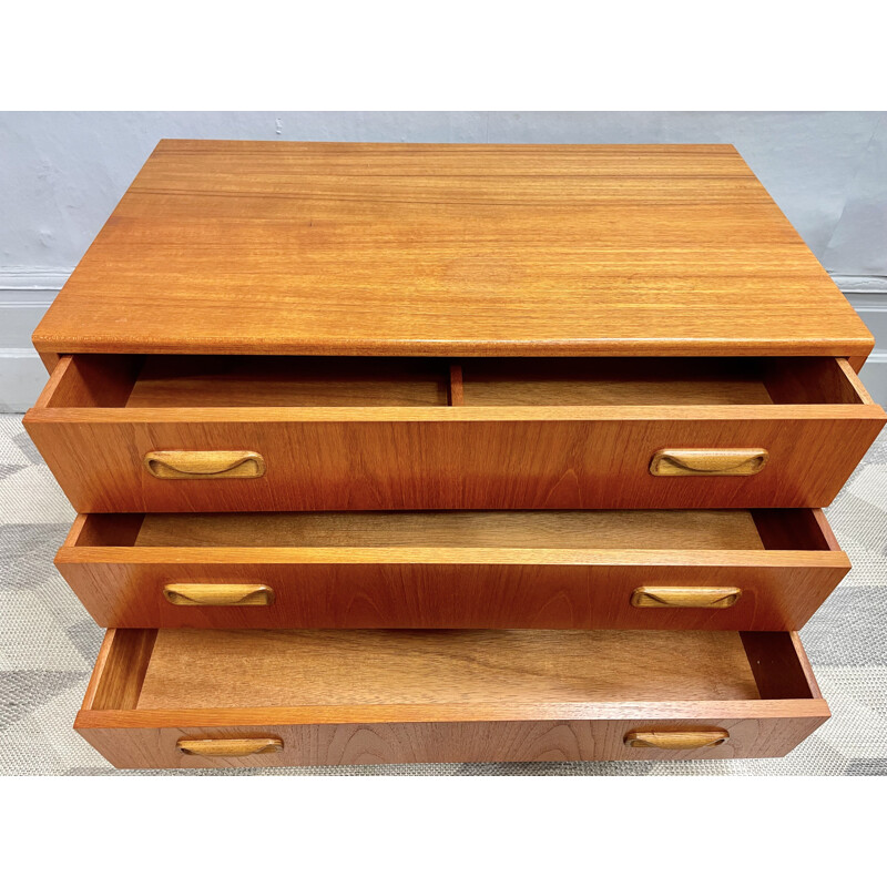 Vintage G Plan teak chest of brawers, UK 1975