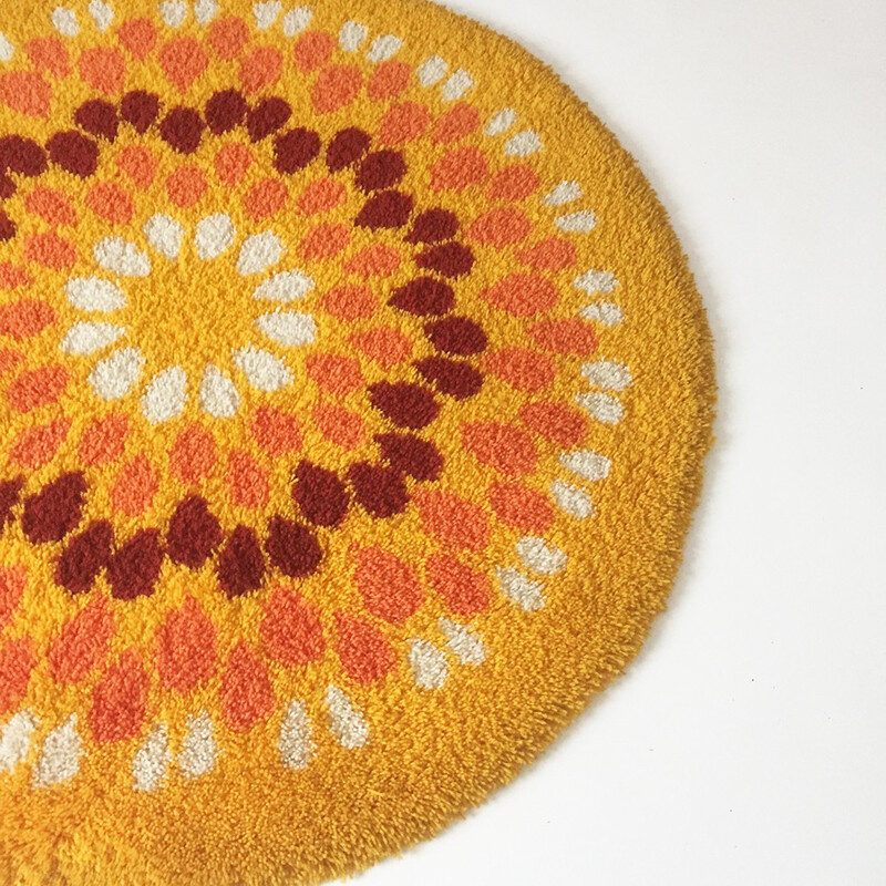 Vintage circular pop art rug on wool - 1970s