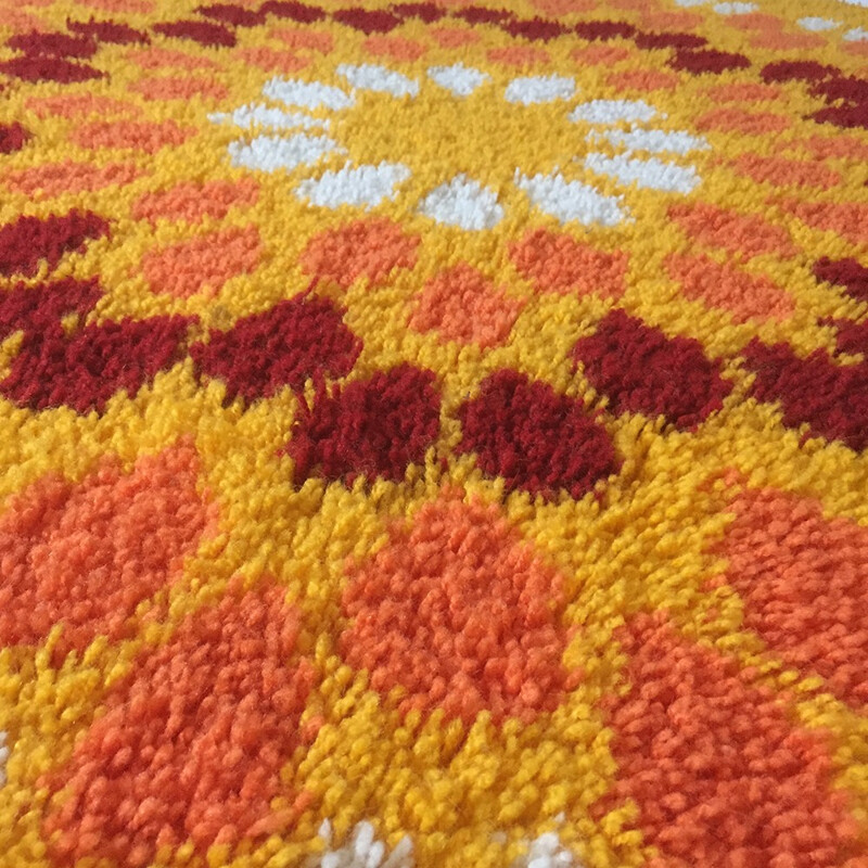 Vintage circular pop art rug on wool - 1970s