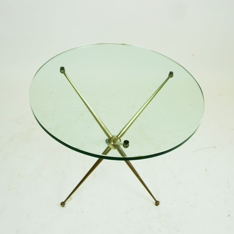 Mesa de centro circular vintage de latón y cristal, Italia 1950