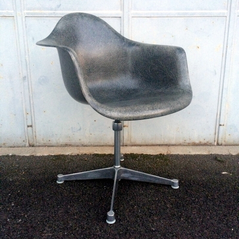 Vintage Herman Miller grey chair, Charles & Ray EAMES - 1950s