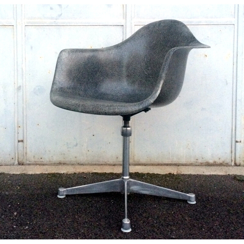 Vintage Herman Miller grey chair, Charles & Ray EAMES - 1950s