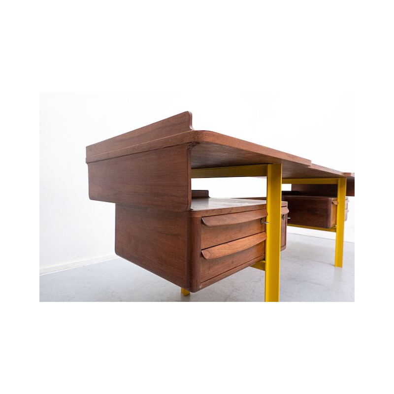 Mid-century Italian wooden desk in walnut, 1960s