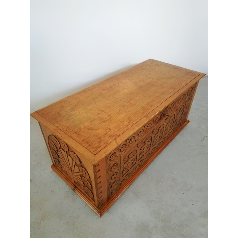 Sardinian vintage trunk in engraved linden wood, 1930s