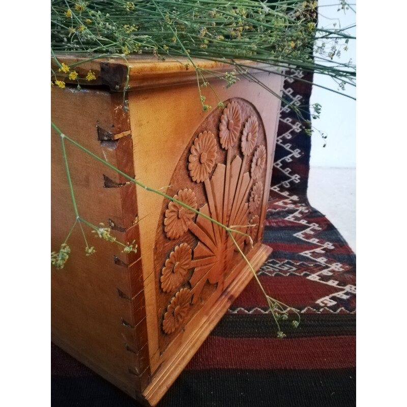 Sardinian vintage trunk in engraved linden wood, 1930s