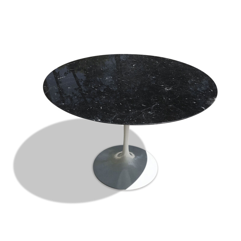 Round vintage table in black marquina marble by Eero Saarinen for Knoll International