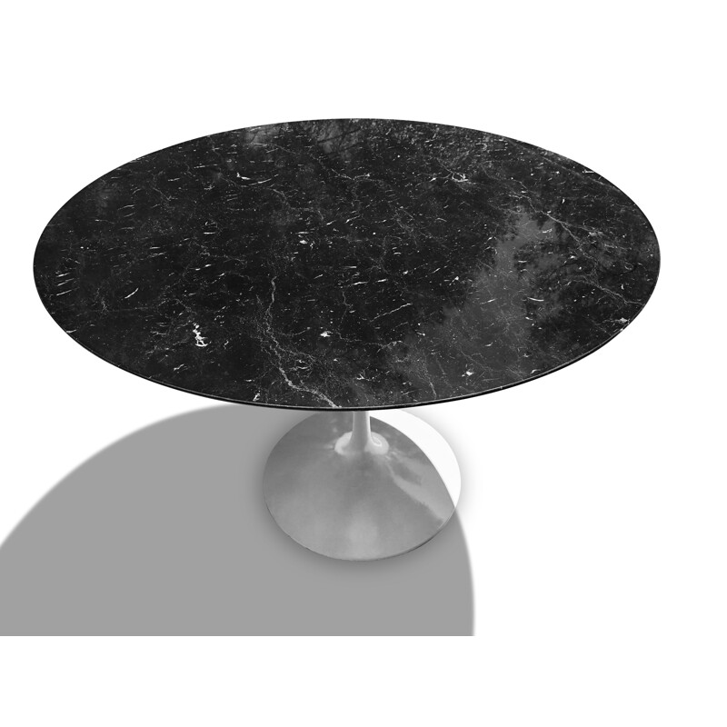 Round vintage table in black marquina marble by Eero Saarinen for Knoll International