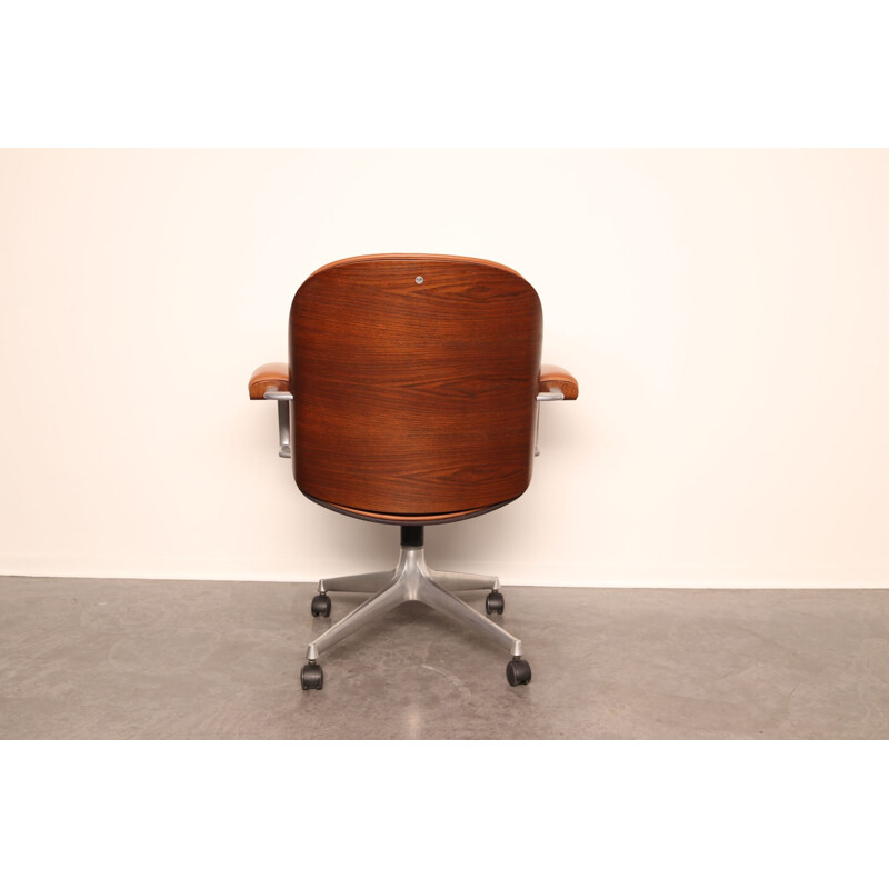 Vintage swivel office armchair on wheels in cognac leather & rosewood by Ico Parisi for Mim, Italy 1960s