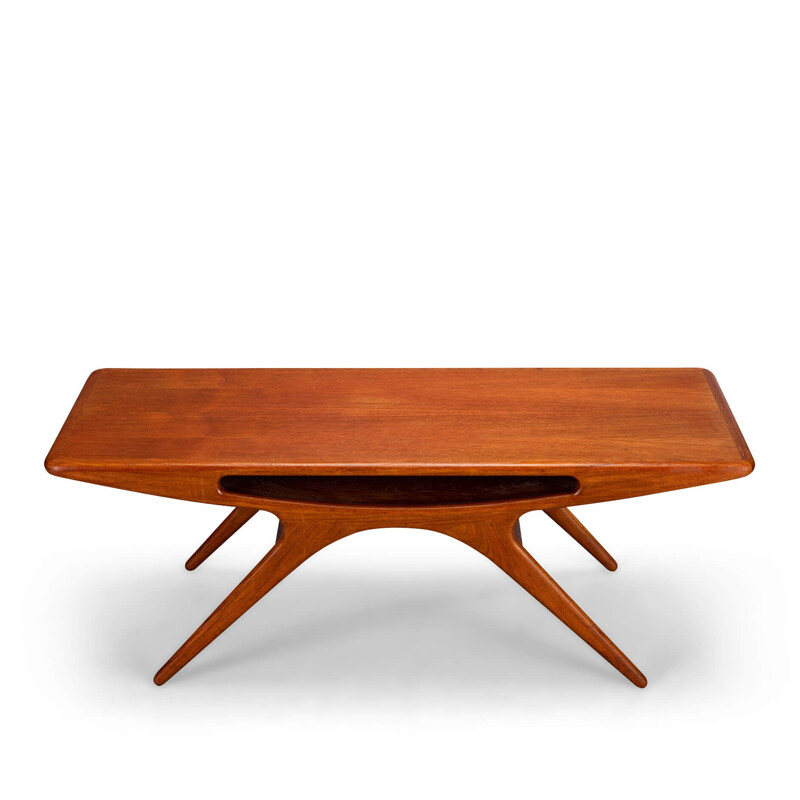 Tavolino vintage in teak "smile" di Johannes Andersen, Danimarca 1957