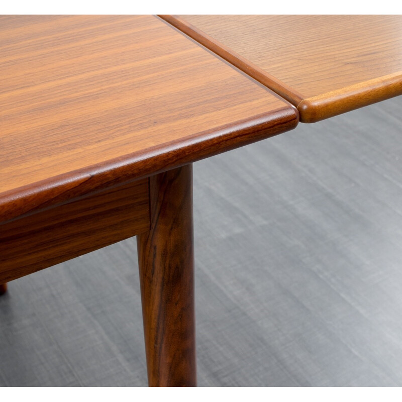 Dining table in walnut - 1960s