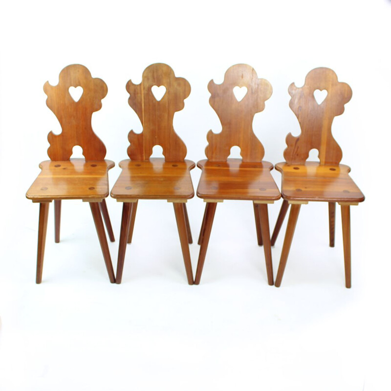 Conjunto de 4 cadeiras de jantar vintage em design folclórico, Checoslováquia 1973