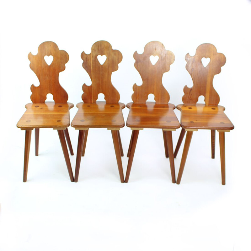 Suite de 4 chaises à repas vintage au design folk, Tchécoslovaquie 1973