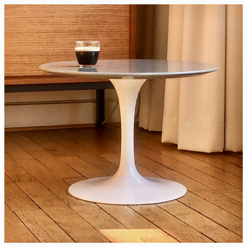 Vintage tulip coffee table by Saarinen for Knoll