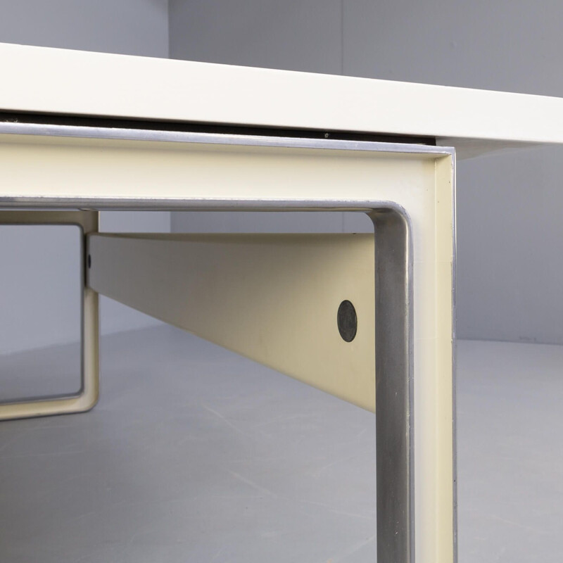 Vintage executive desk by Osvaldo Borsani & Eugenio Gerli for Tecno, Italy 1975