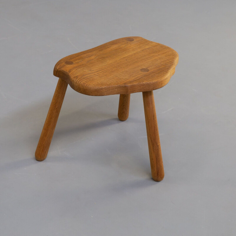 Tabouret vintage en bois de chêne fumé