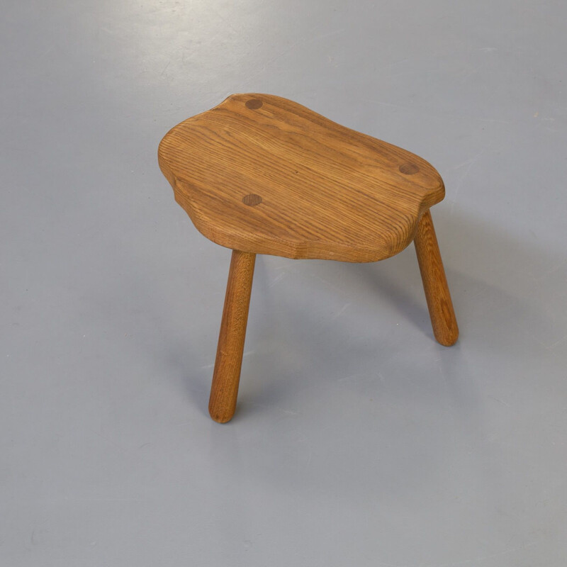 Tabouret vintage en bois de chêne fumé