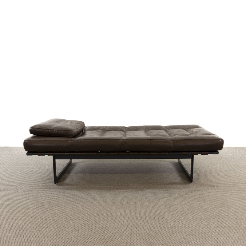 Vintage "Europa - Europe" daybed in brown leather by Marco Zanuso for Zanotta, Italy 1970s