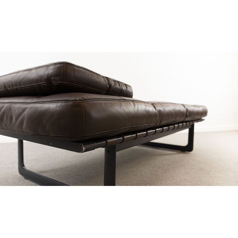 Vintage "Europa - Europe" daybed in brown leather by Marco Zanuso for Zanotta, Italy 1970s