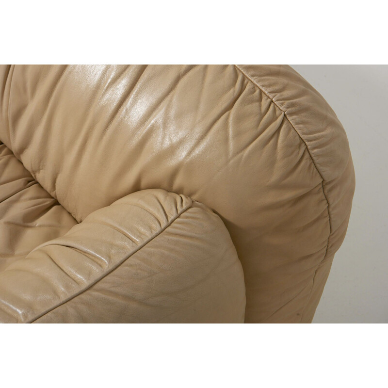 Vintage 3-seater sofa in camel colour leather, 1970s