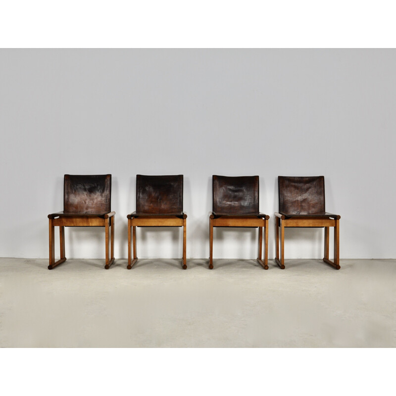 Ensemble de 4 chaises vintage en bois et cuir par Afra&Tobia Scarpa, 1970